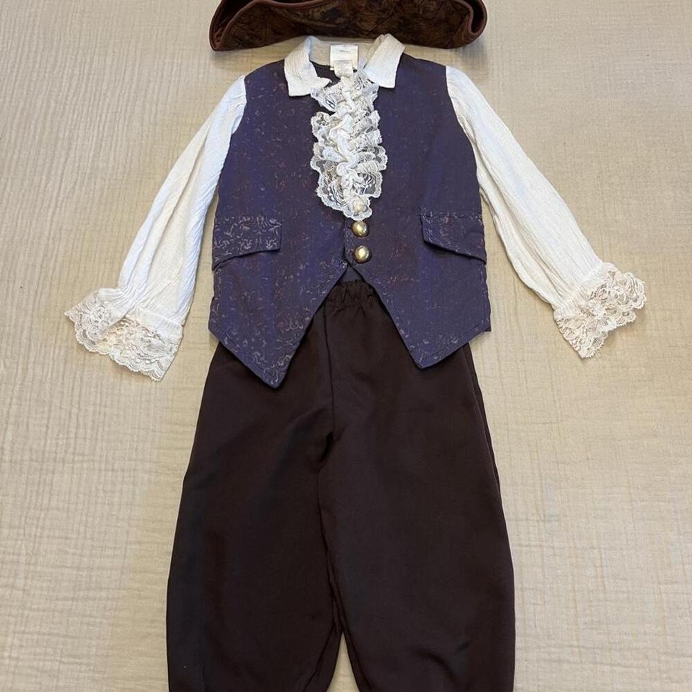 Retired vintage Disney costume! Elizabeth Swann from Pirates of the Caribbean